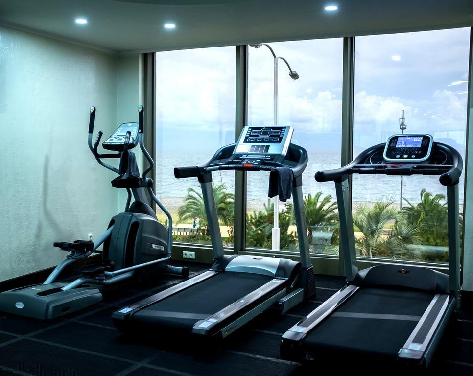 Colosseum Marina Hotel Batumi Exteriör bild