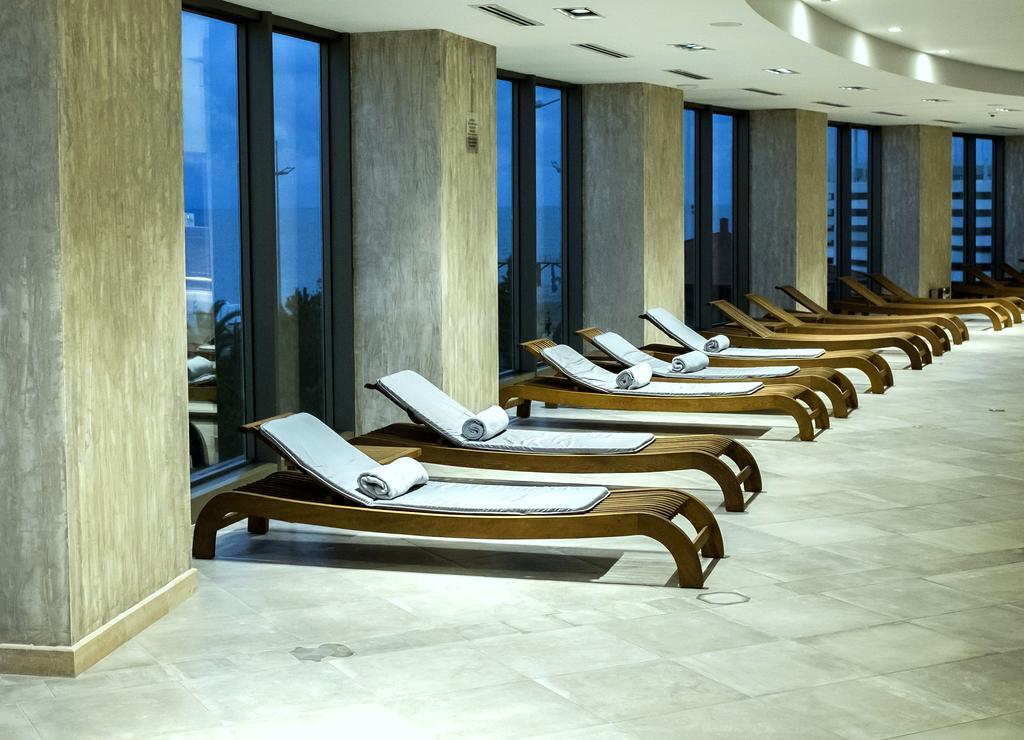 Colosseum Marina Hotel Batumi Exteriör bild